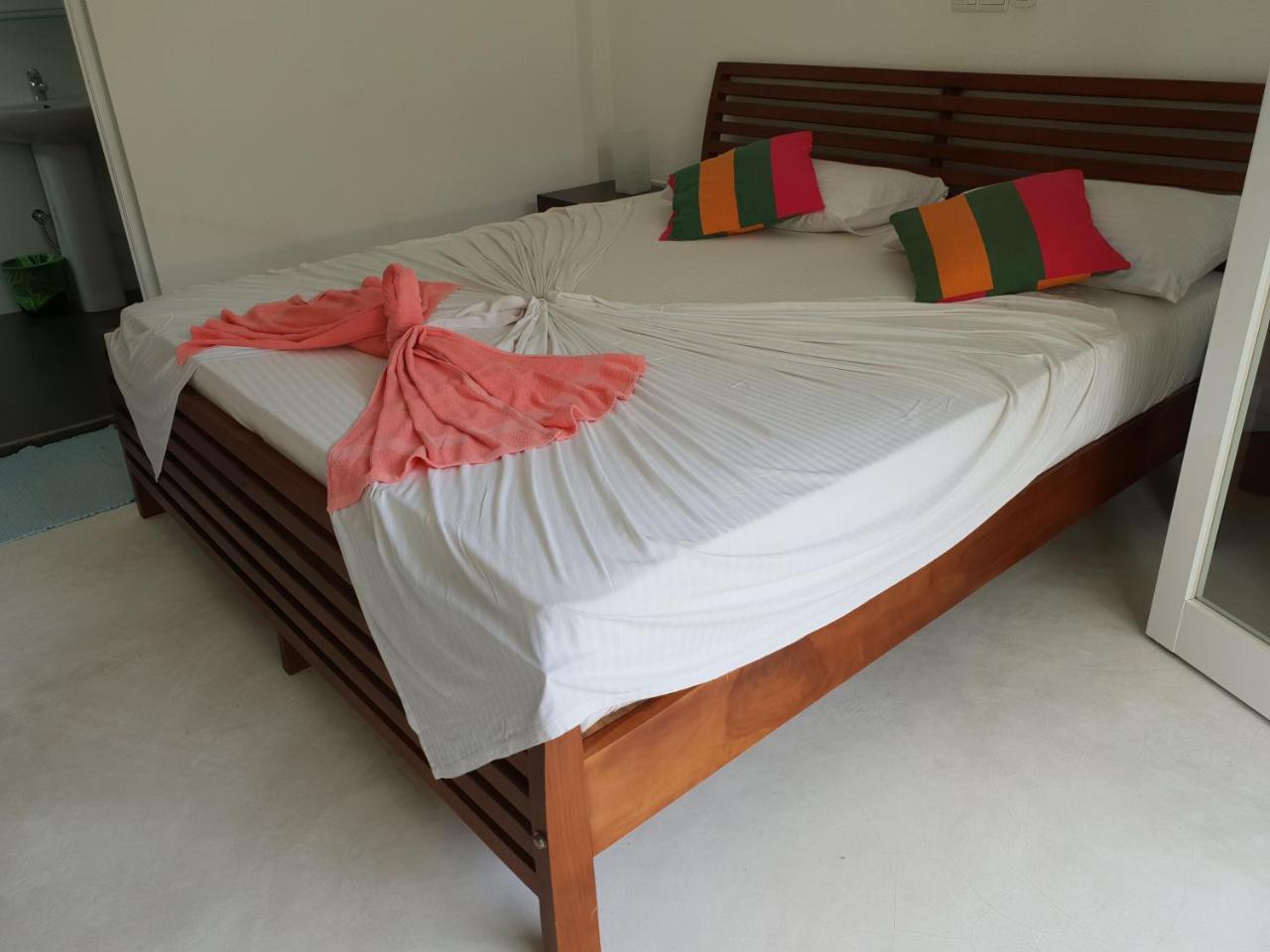 The Bed Hikkaduwa Exterior photo